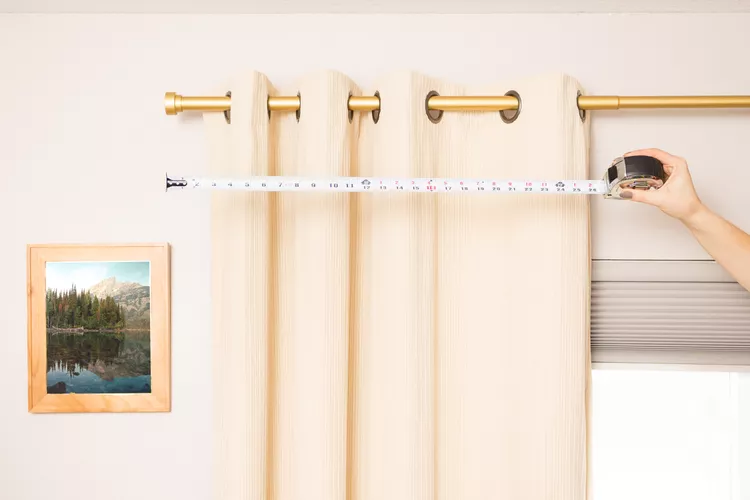 Measure curtains Properly